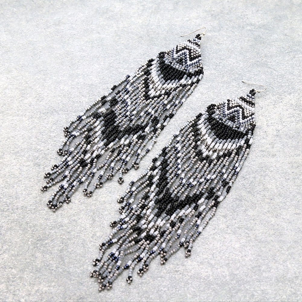 NWT White Elegant Black and Gray Boho Western Beaded Earrings